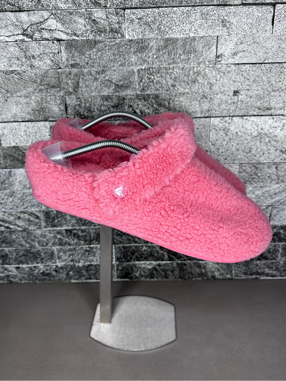Crocs Classic Cozzzy Slippers - Pink M12